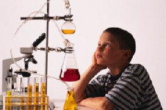 boy_in_sciencelabWEB_early_STEM