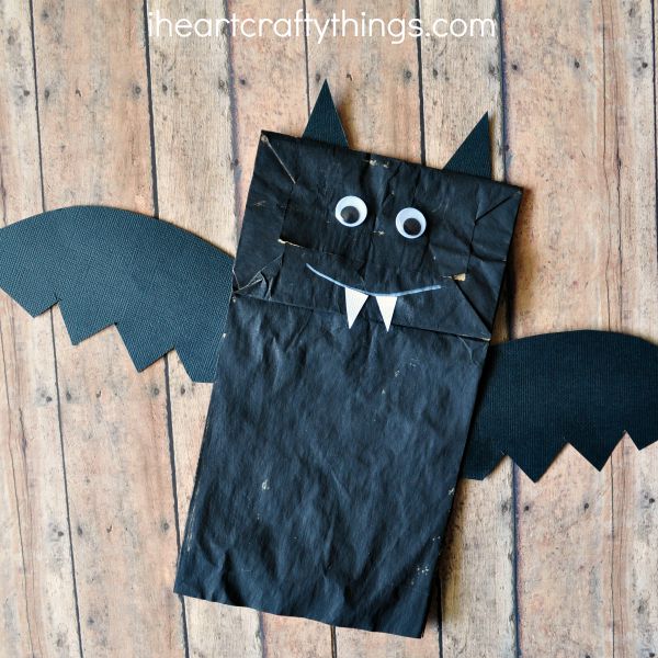 Paper bag bat puppet Halloween craft