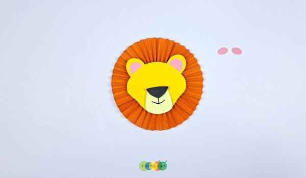 Make face of paper lion craft