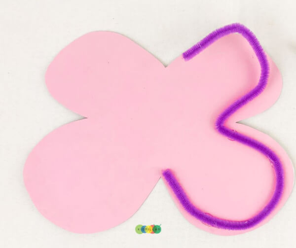 Paper plate butterfly craft for preschoolers