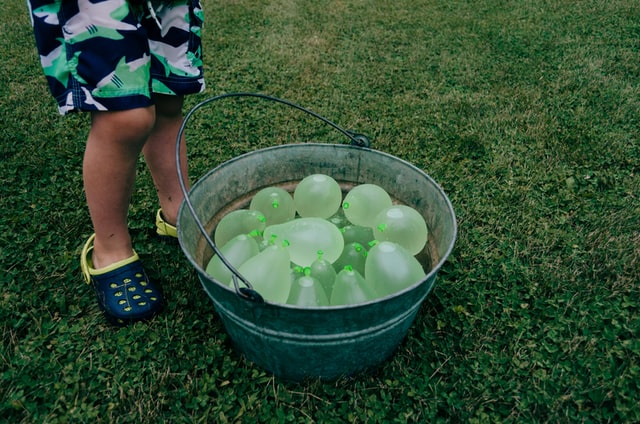 Water balloon toss Yard game for kids