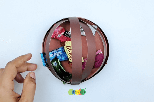 Easy reindeer ornament craft with candies